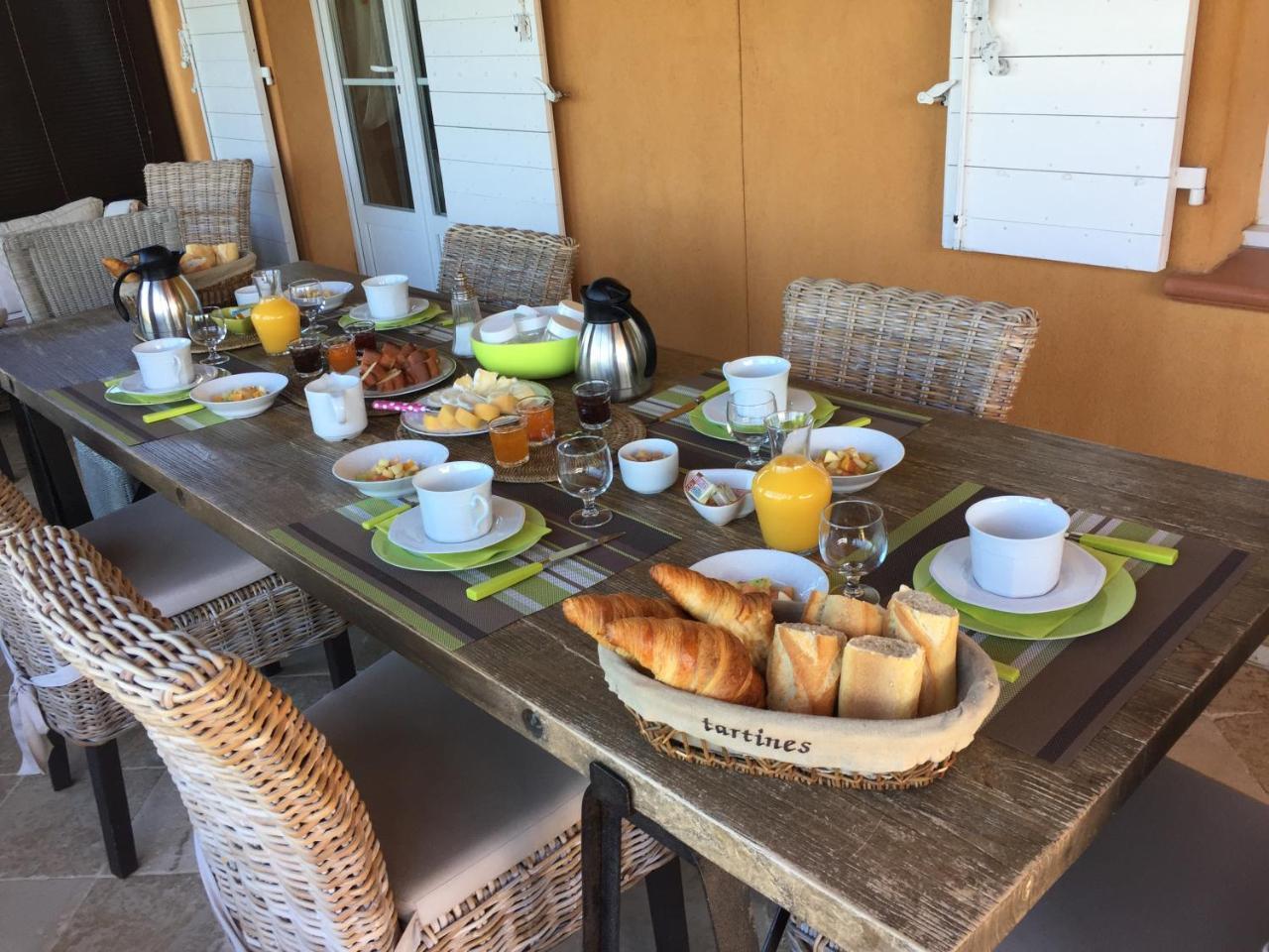 Mas De L'Olivette Bed & Breakfast Котиняк Екстериор снимка